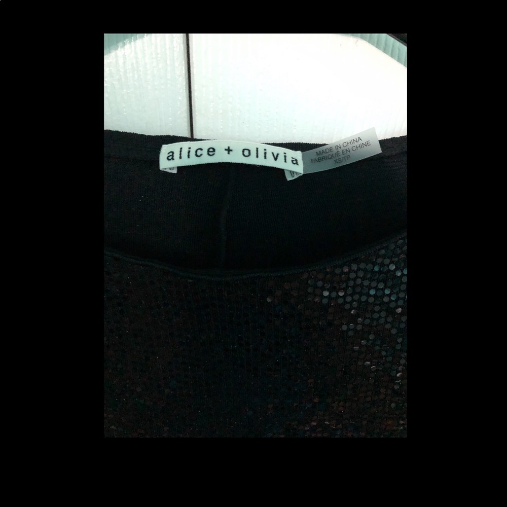 Alice + Olivia
Delaina Crew Neck Crop Top - Picture 4 of 4